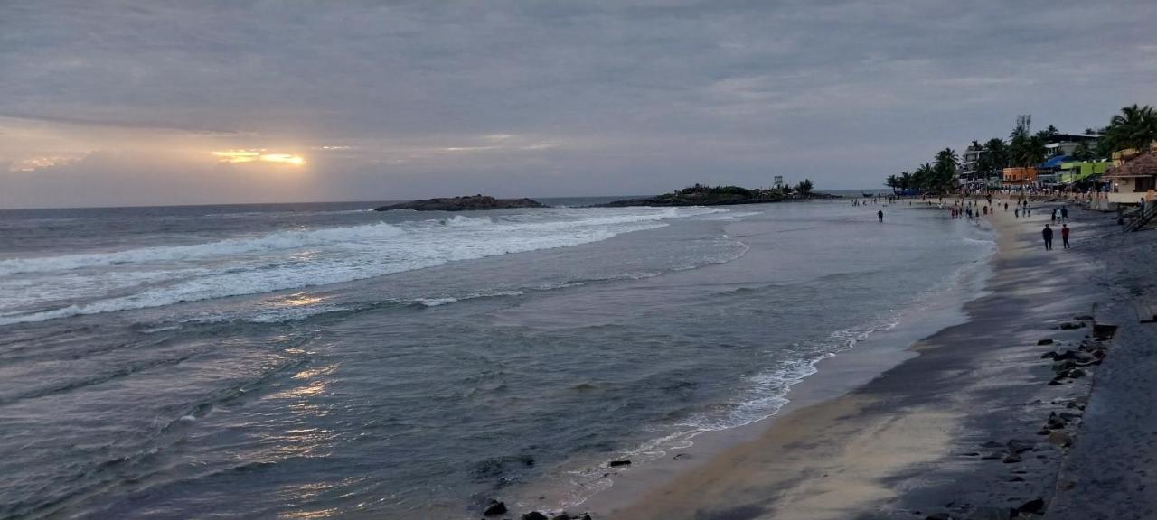 Packbag Beach Hotel Kovalam Buitenkant foto