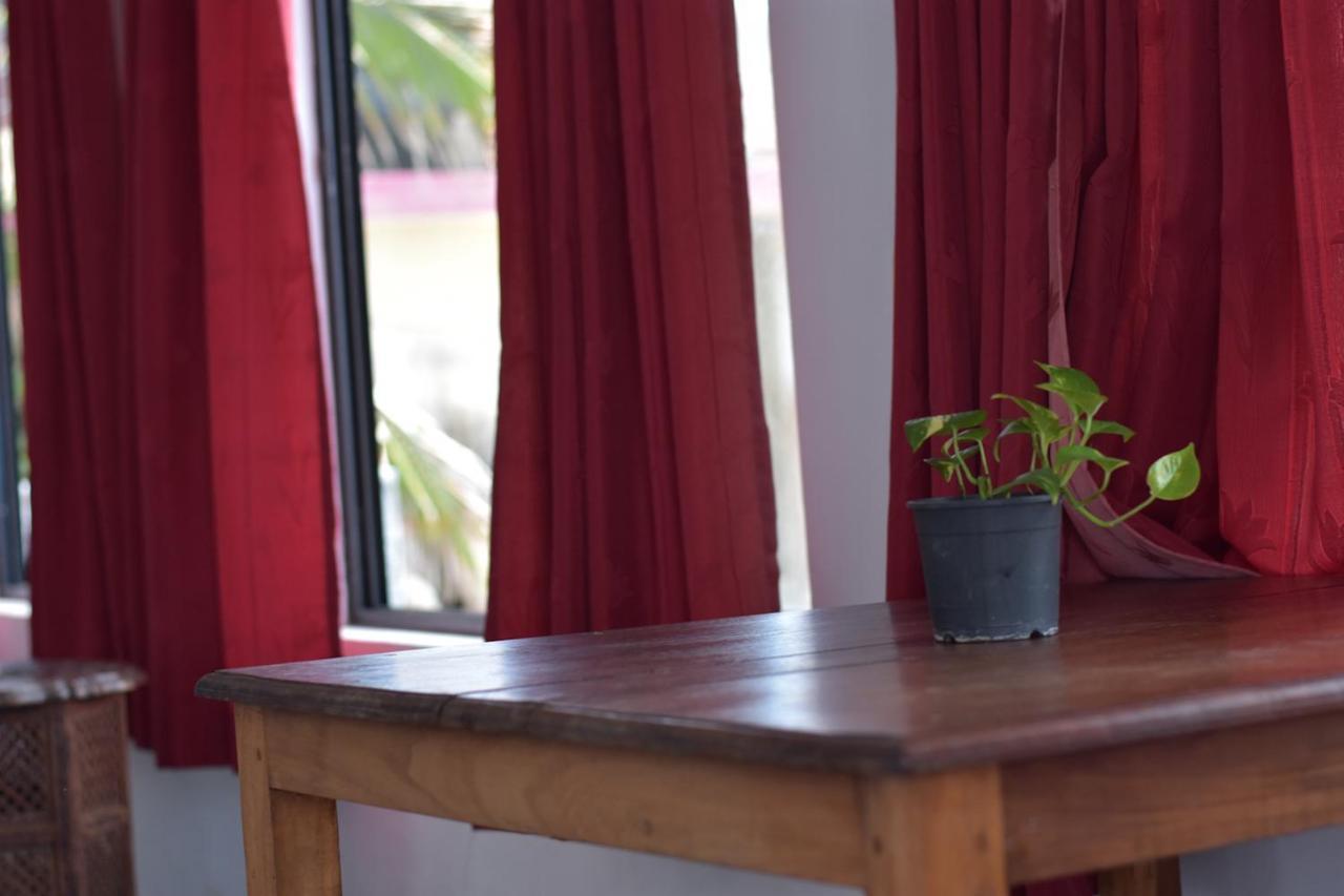 Packbag Beach Hotel Kovalam Buitenkant foto