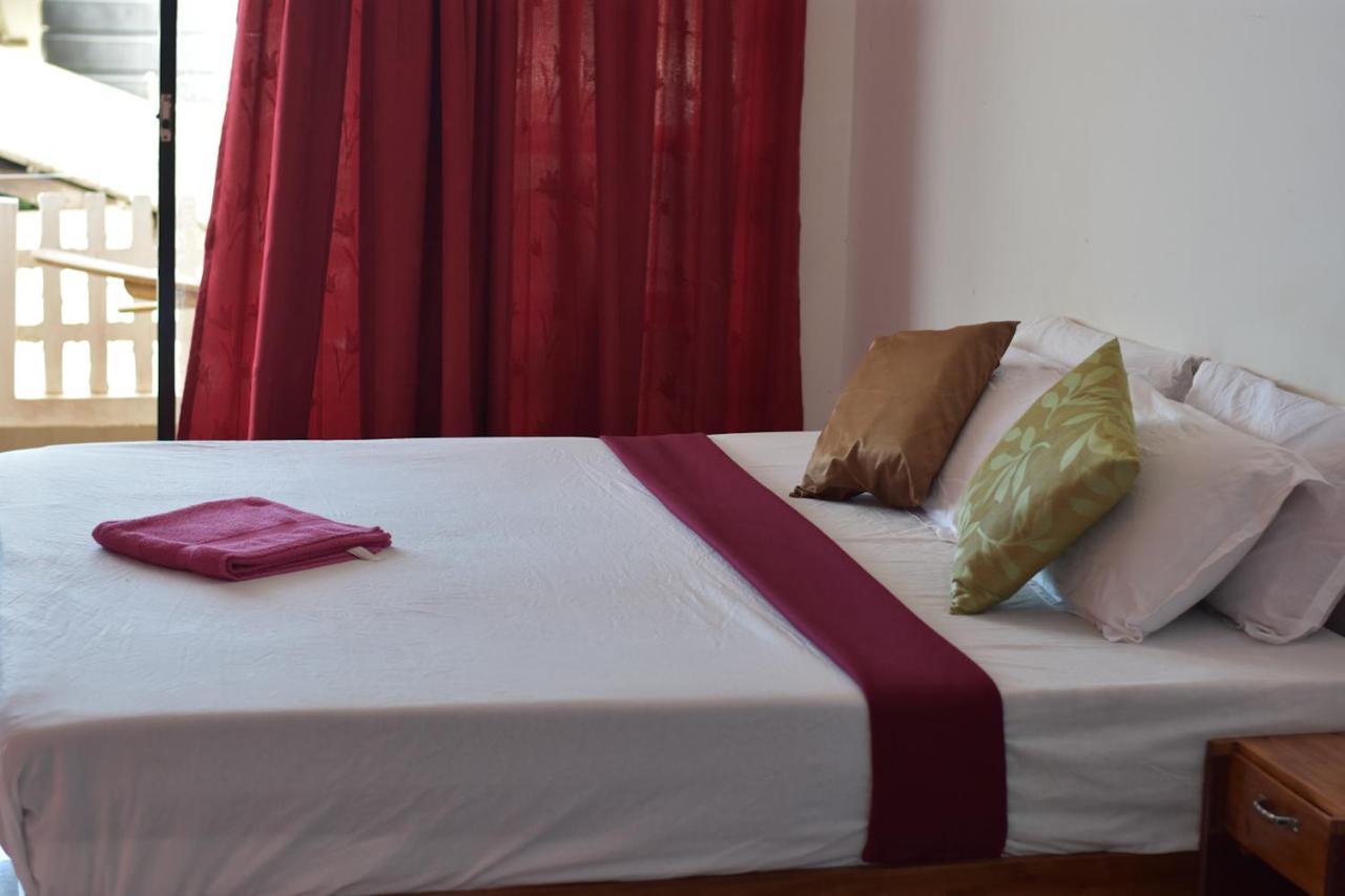 Packbag Beach Hotel Kovalam Buitenkant foto