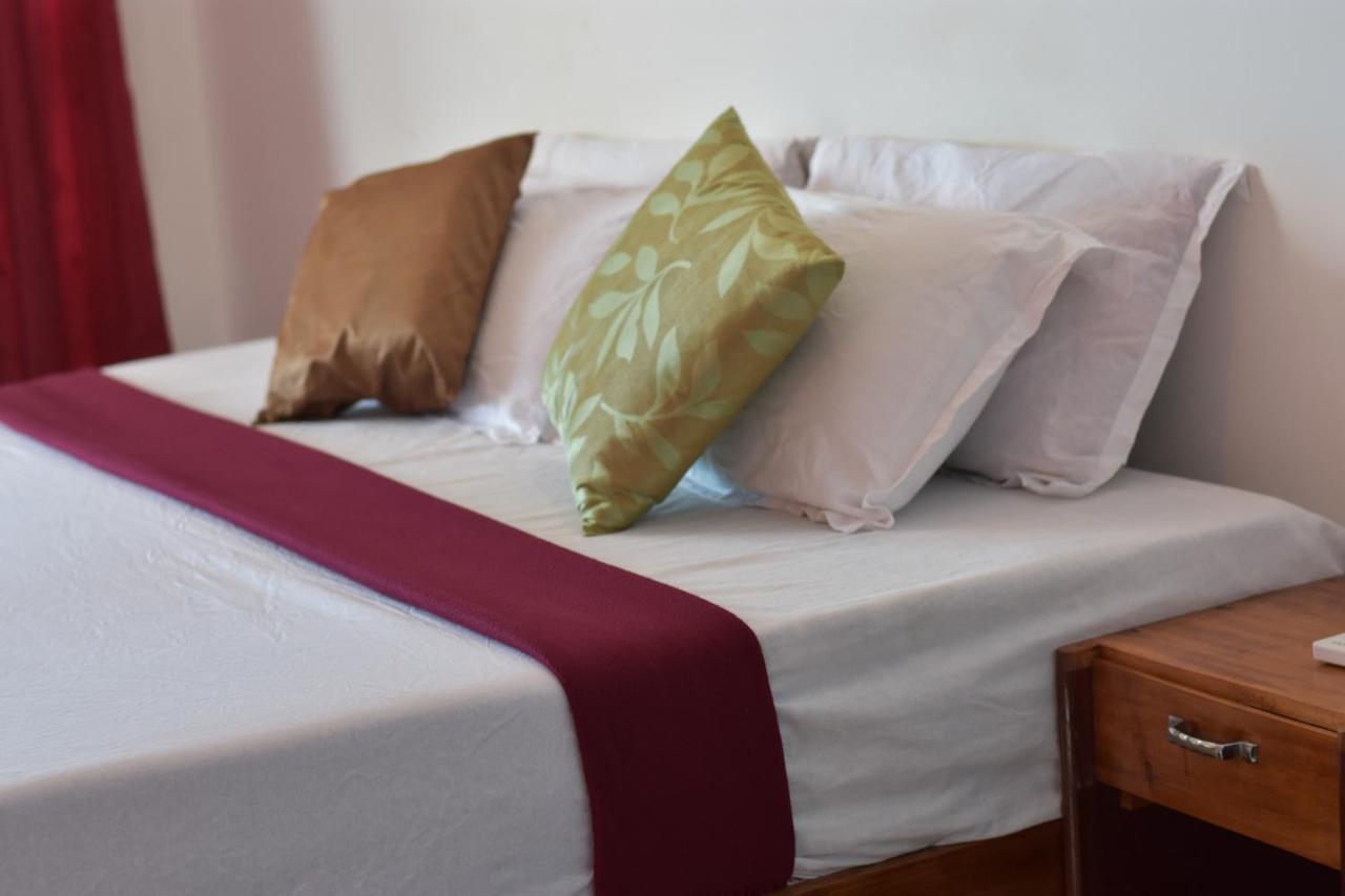 Packbag Beach Hotel Kovalam Buitenkant foto