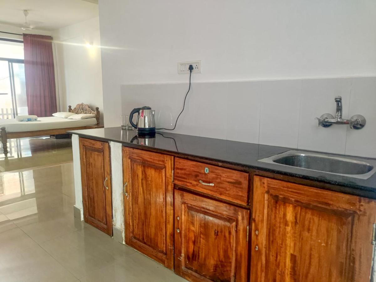 Packbag Beach Hotel Kovalam Buitenkant foto
