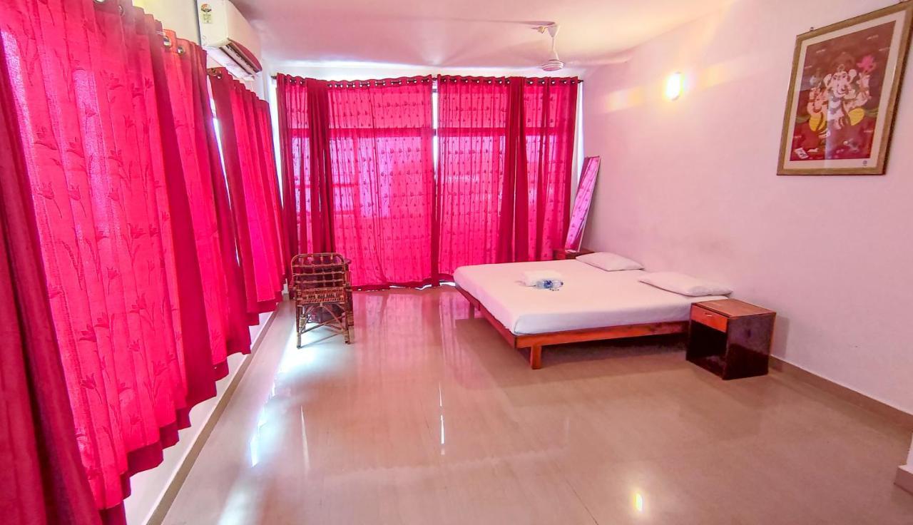 Packbag Beach Hotel Kovalam Buitenkant foto